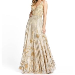 Mac Duggal Embellished Beaded Vneck A line Nude Gold silver gown Size 8